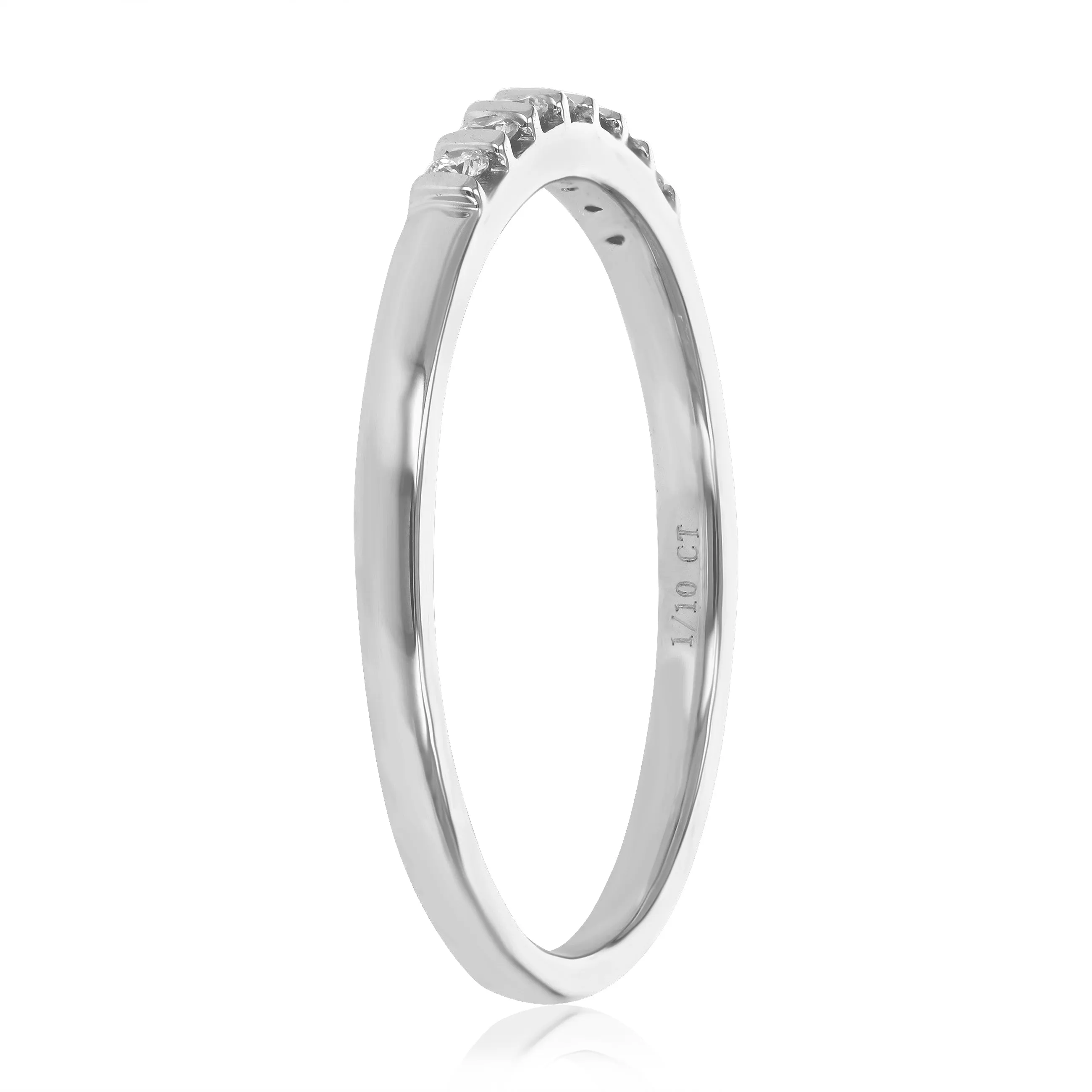 1/10 cttw Lab Grown Seven Diamond Wedding Band in Sterling Silver