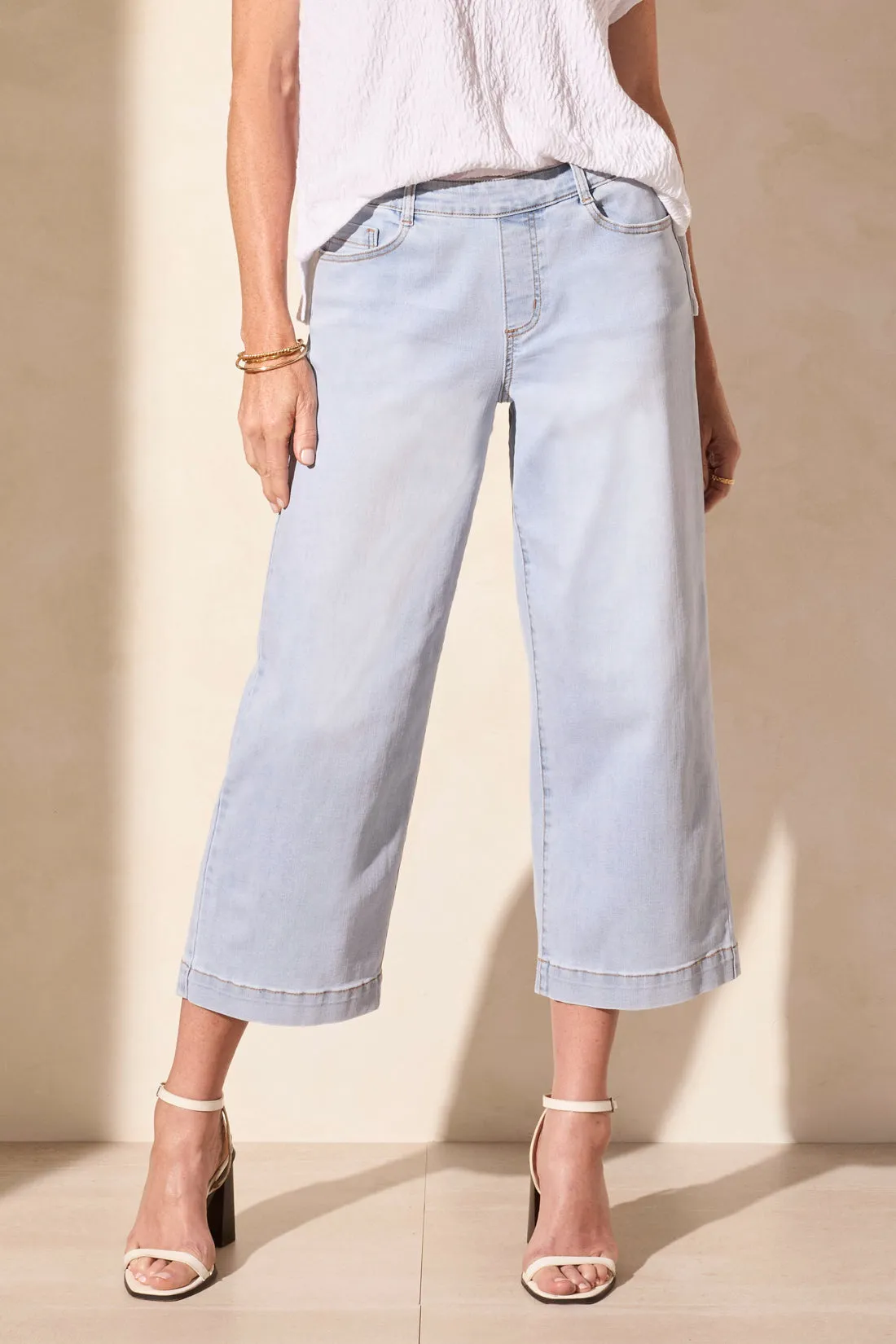 Audrey Pull On Flare Jeans w/ Pockets - Light Surf