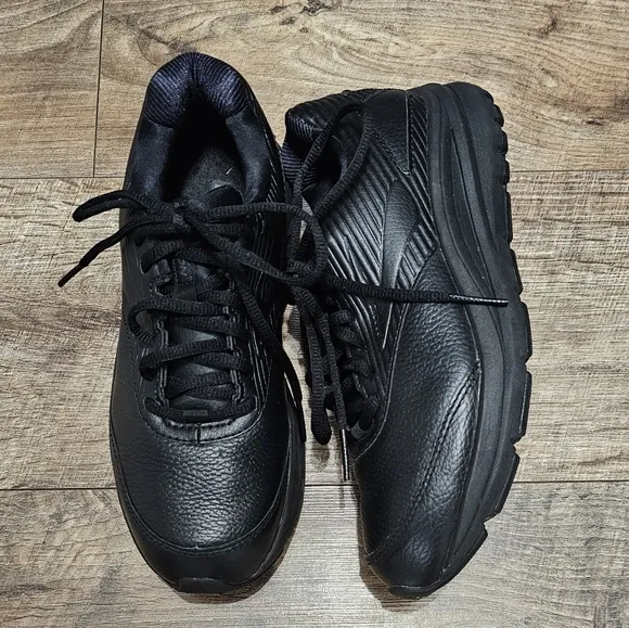 Brooks Addiction Walker leather sneaker women's size 8 narrow