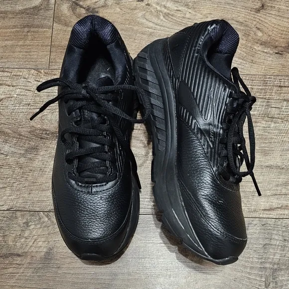 Brooks Addiction Walker leather sneaker women's size 8 narrow