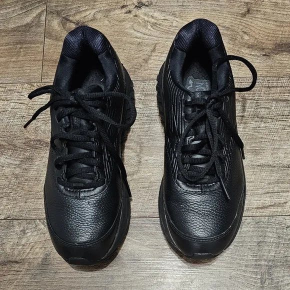 Brooks Addiction Walker leather sneaker women's size 8 narrow
