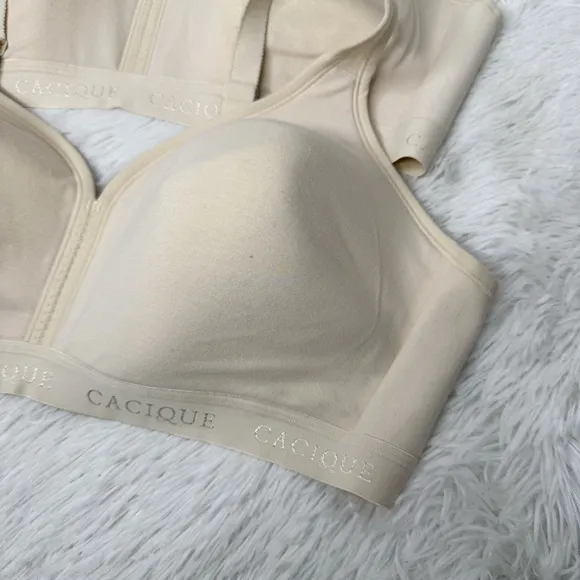 CACIQUE / lot of (2) cream lightly lined no-wire soft comfort bras / 46C