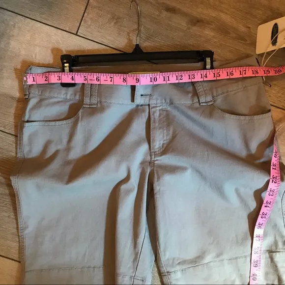 Cariloha Women's Shorts   Size 10   COLOR - GRIFFIN GRAY