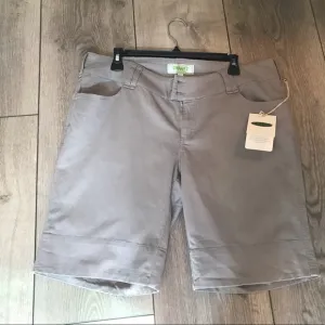 Cariloha Women's Shorts   Size 10   COLOR - GRIFFIN GRAY