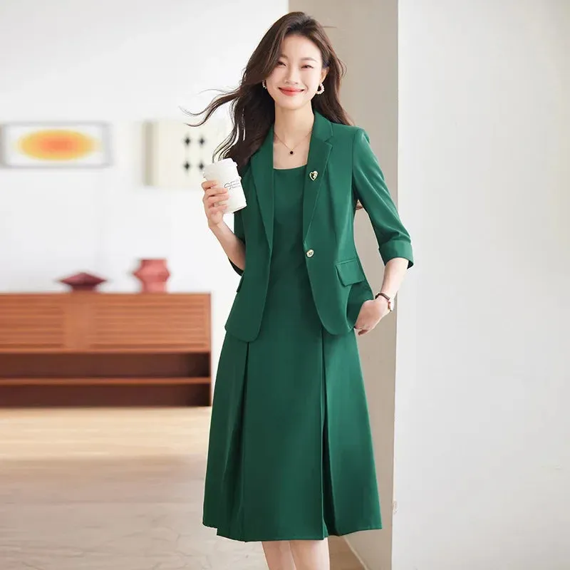 Chic Minimalist Women's Suit - Perfect Workplace Elegance