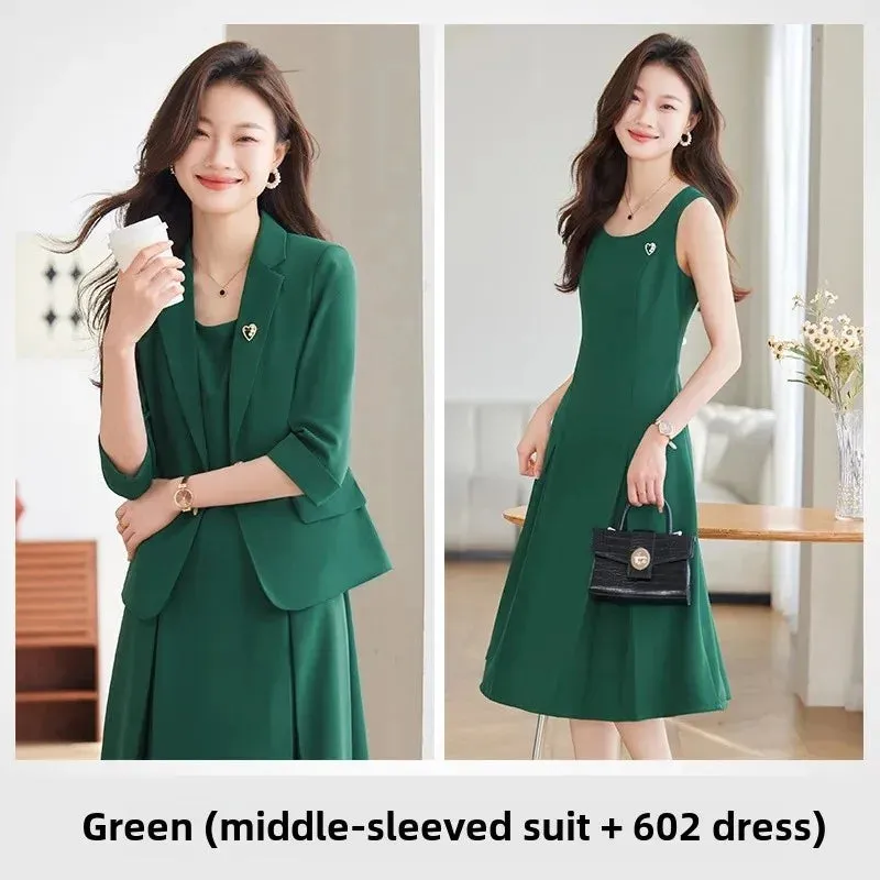 Chic Minimalist Women's Suit - Perfect Workplace Elegance