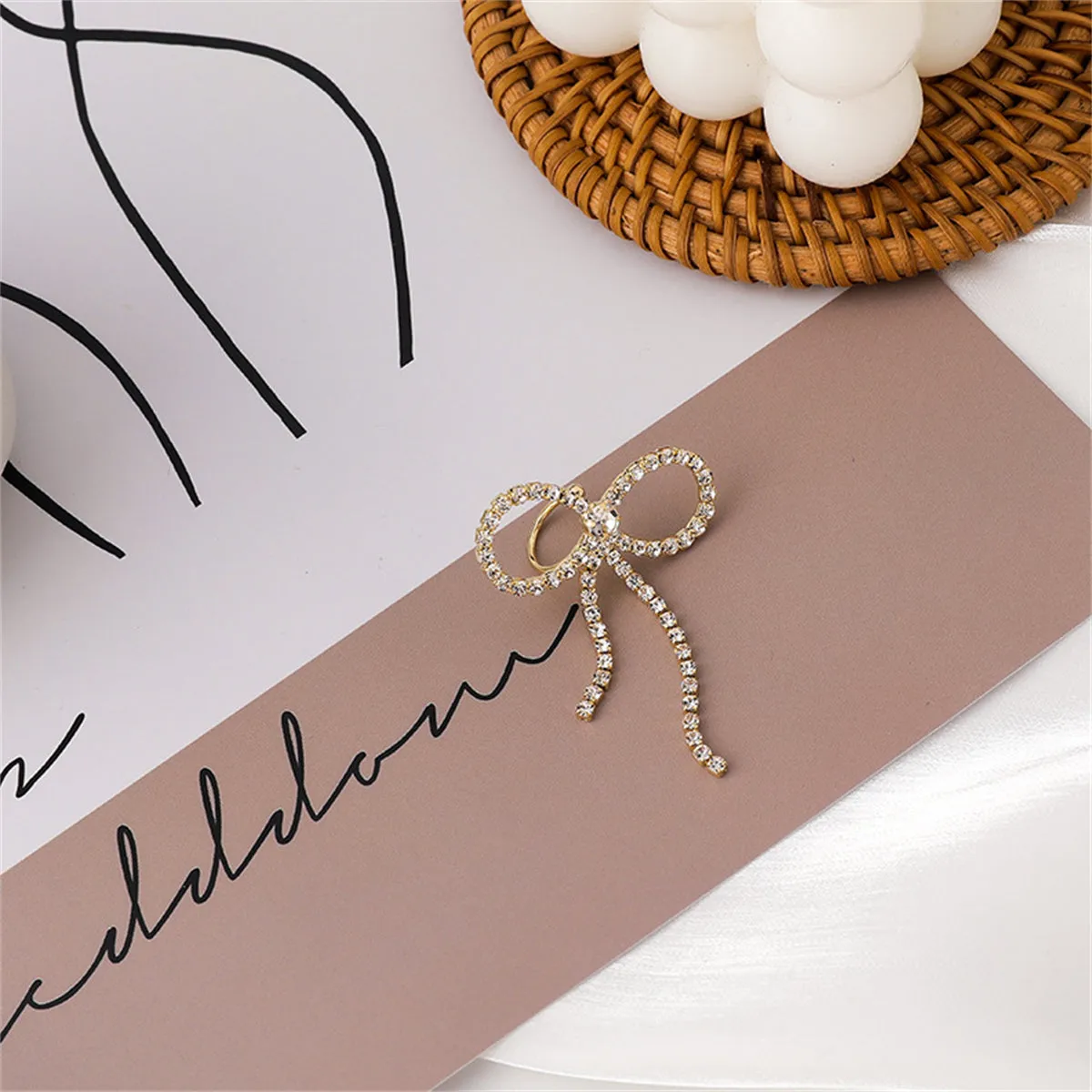 Cubic Zirconia & 18K Gold-Plated Bow Ribbon Ear Cuff