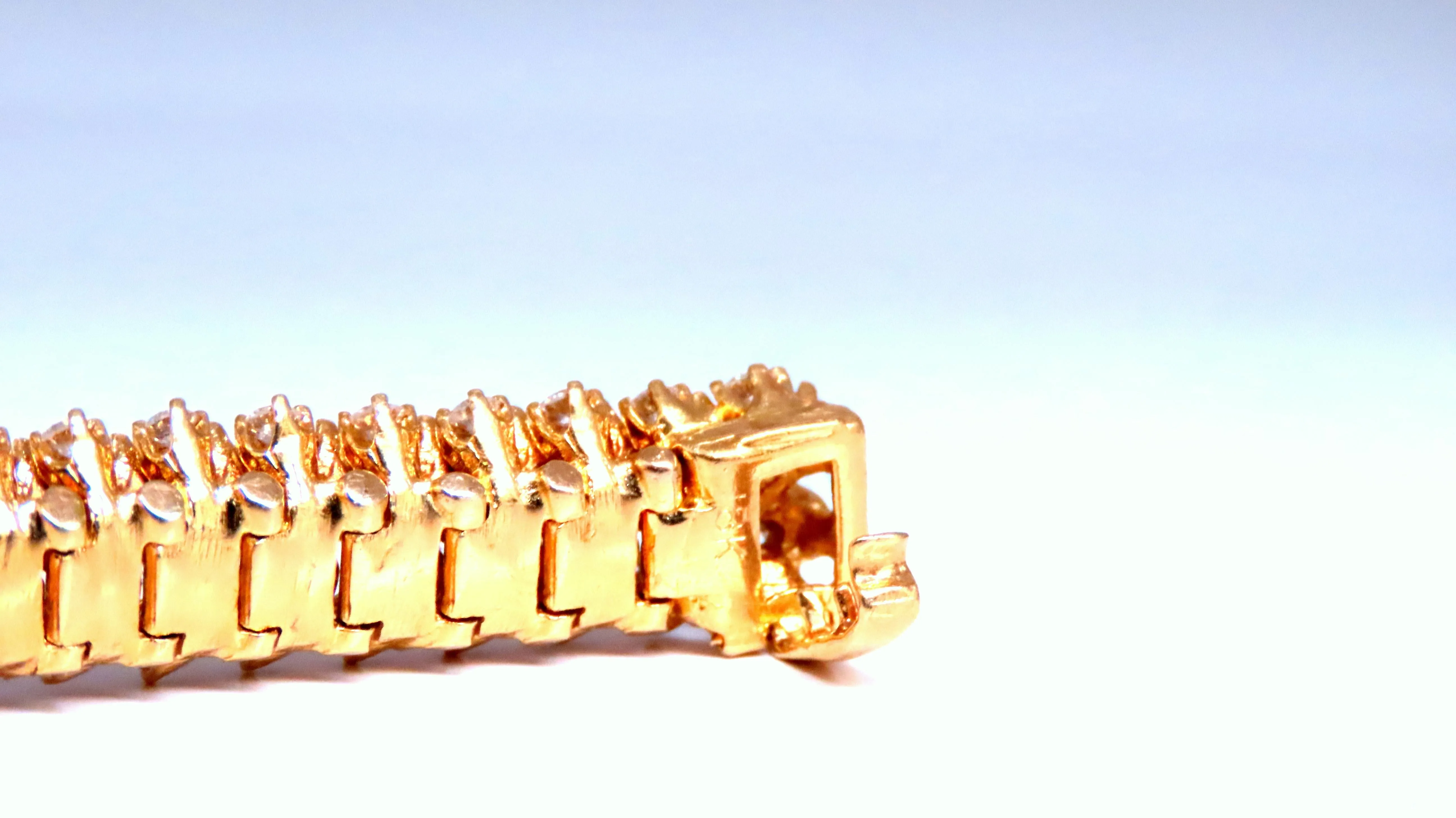 Estate 10ct Natural Round Diamonds Dome Bracelet 18kt Gold 12363