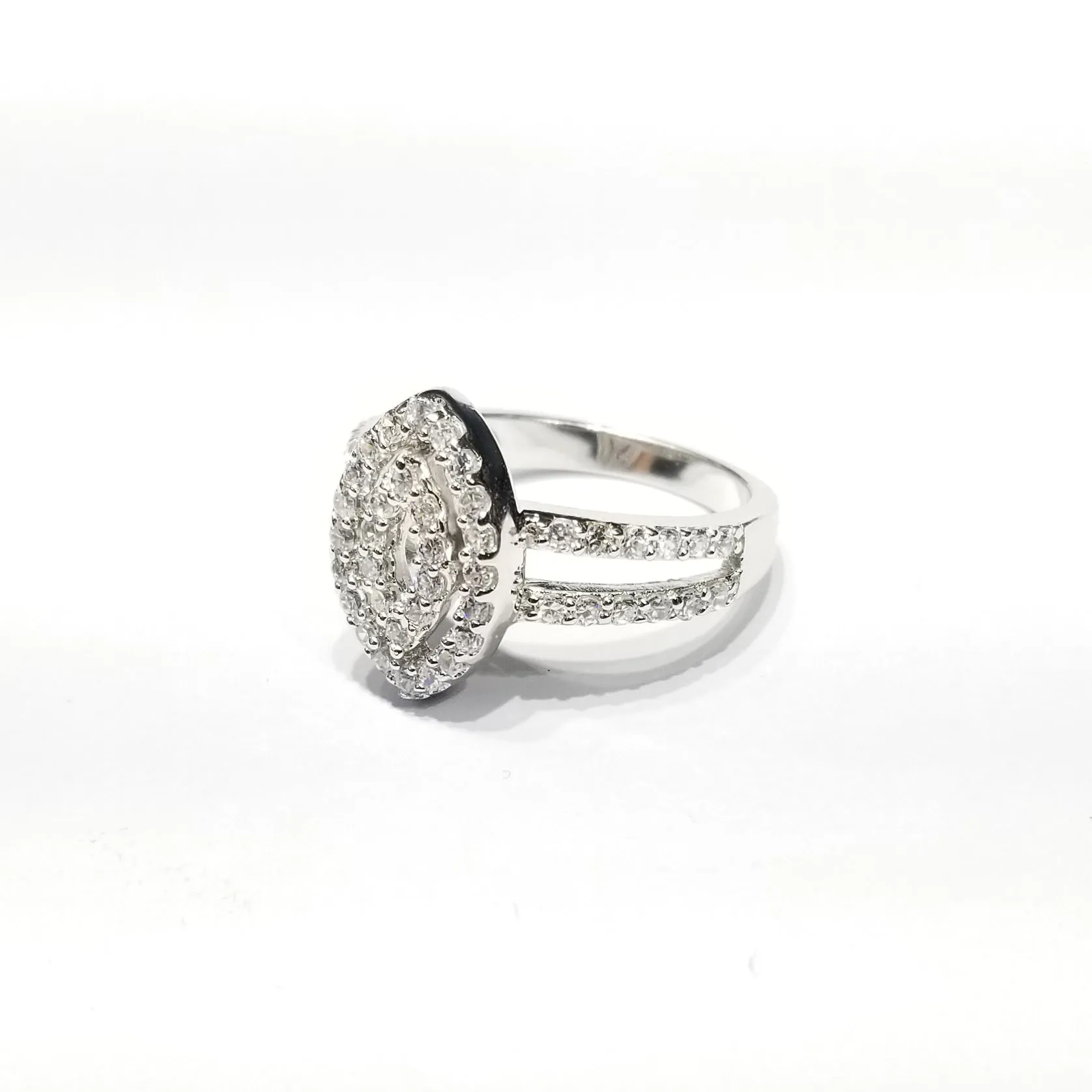 Glamorous Women's CZ Ring (Sterling Silver)