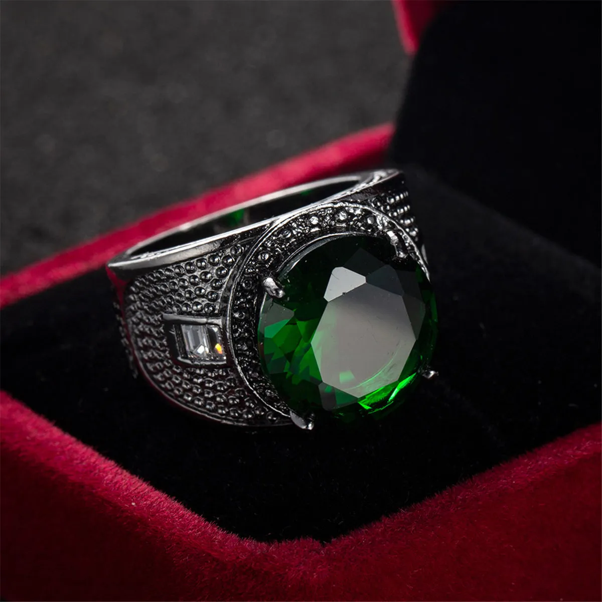 Green Crystal & Black-Tone Wide Ring