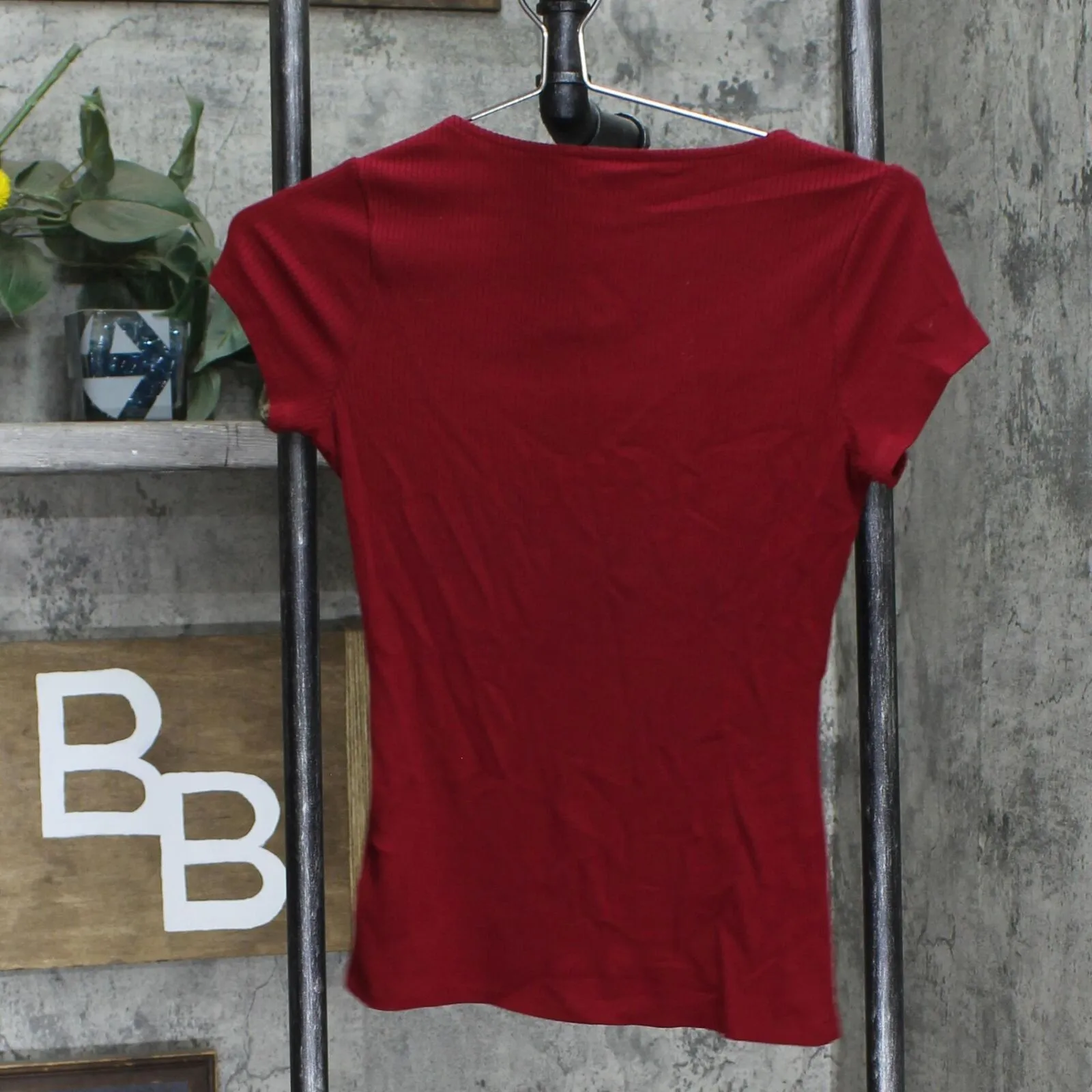 Guess Women's Karlee Jewel-Button Ribbed Henley Top W2YP24KBCO2 Red S