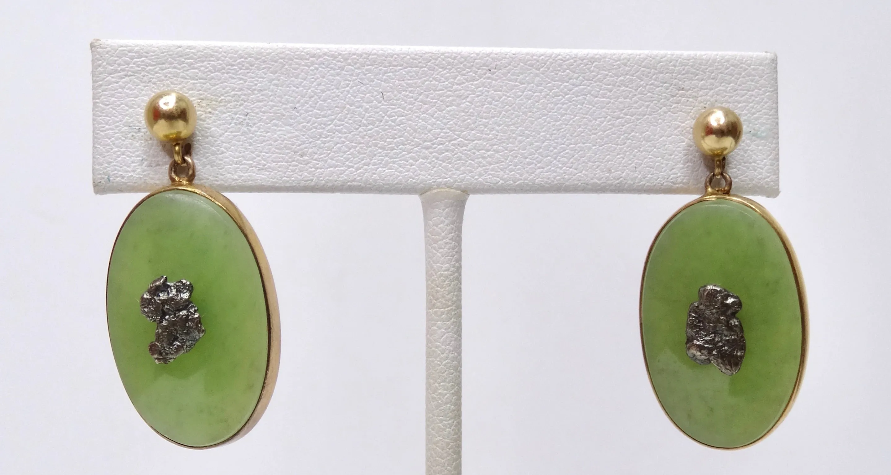 Jade Oval Dangling Earrings