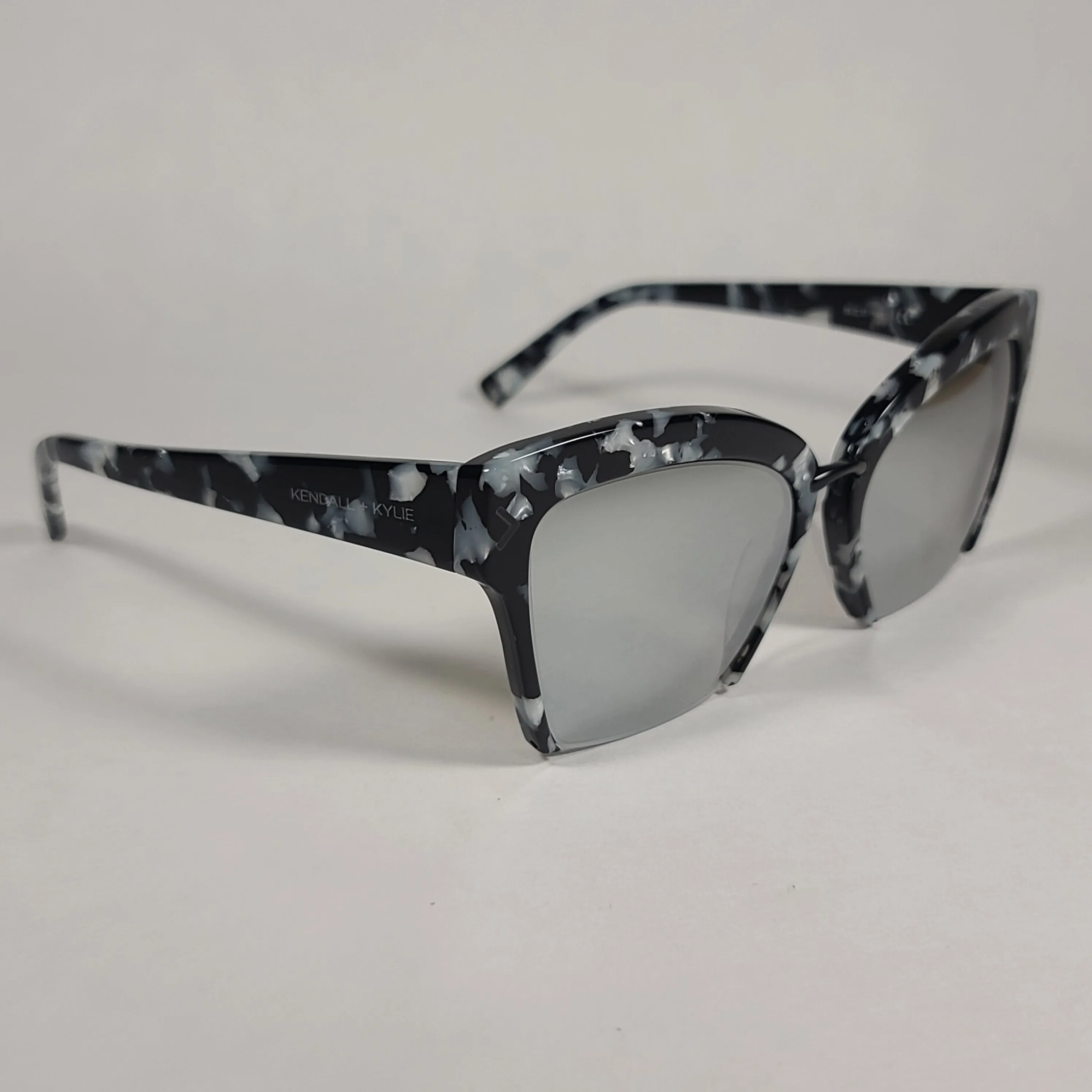 Kendall   Kylie Brooke Cut Off Cat Eye Sunglasses Black Marble Silver Lens KK5001 961