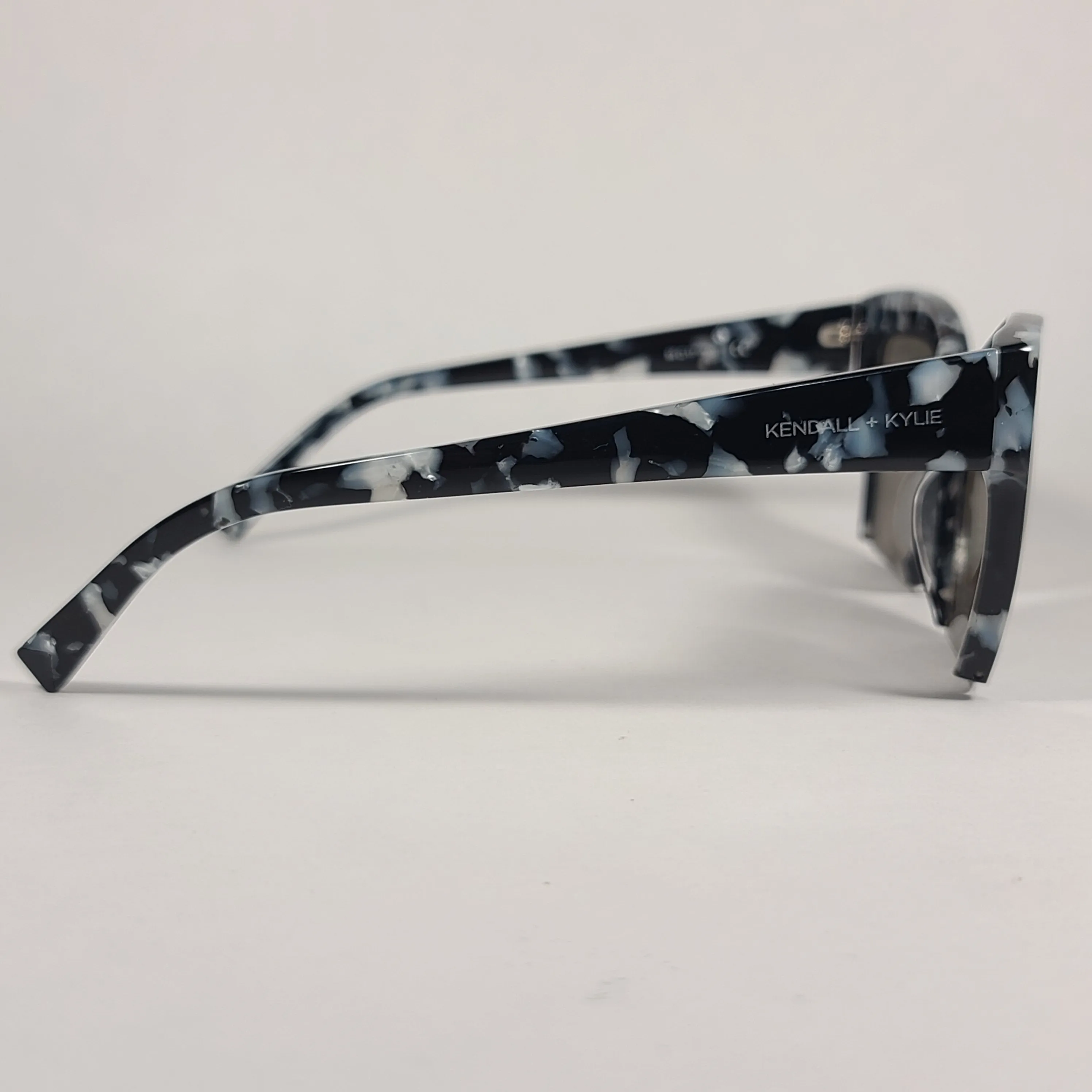 Kendall   Kylie Brooke Cut Off Cat Eye Sunglasses Black Marble Silver Lens KK5001 961