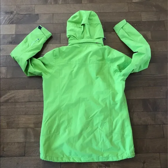 Killtec Women's Waterproof, windproof &amp; breedable JacketSize 8  (38)