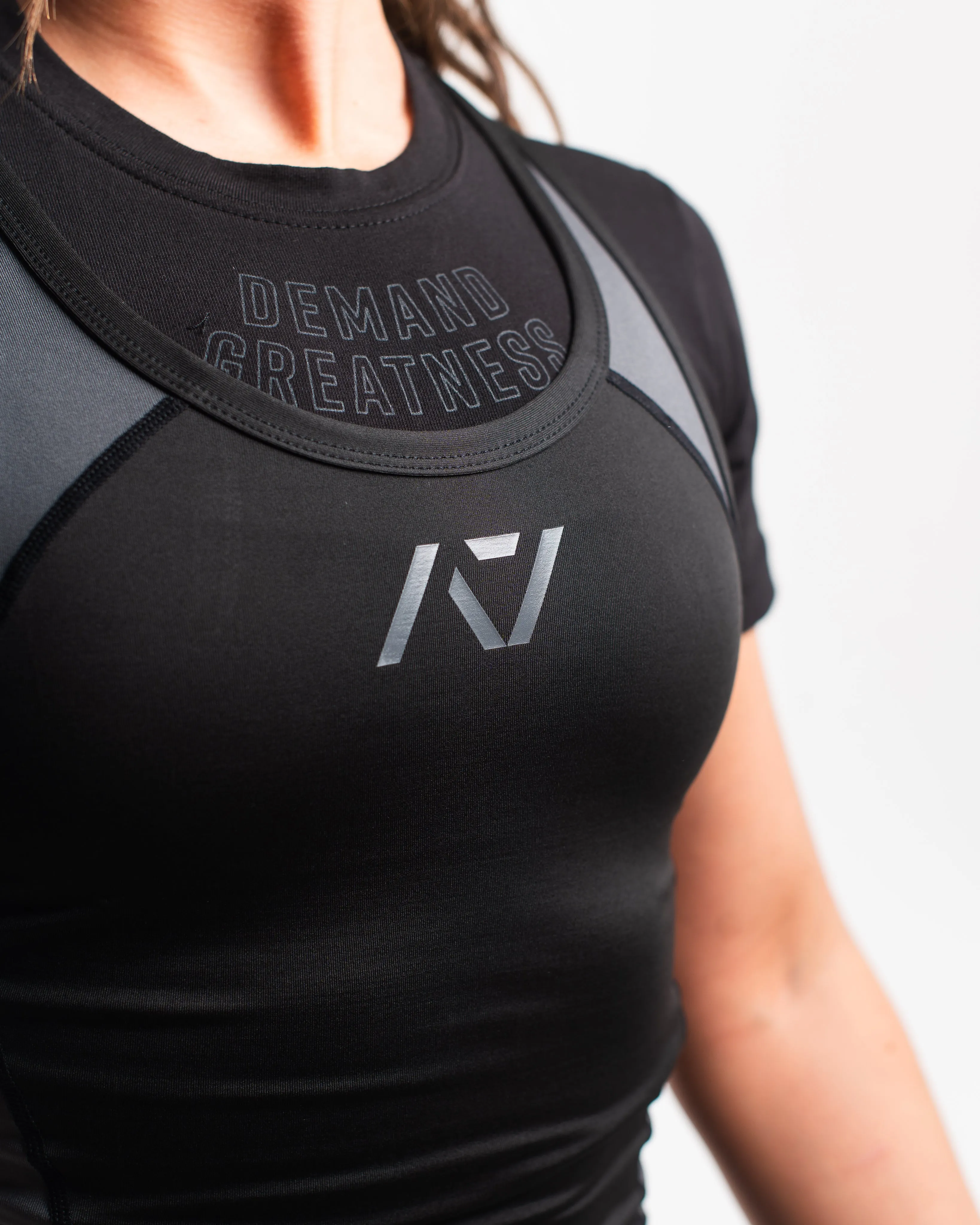 Luno Women's Singlet - Shadow Stone