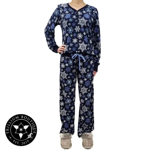 Nautica Women's 2-Piece Pajama Set Blue Snowflake NWT