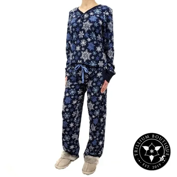 Nautica Women's 2-Piece Pajama Set Blue Snowflake NWT