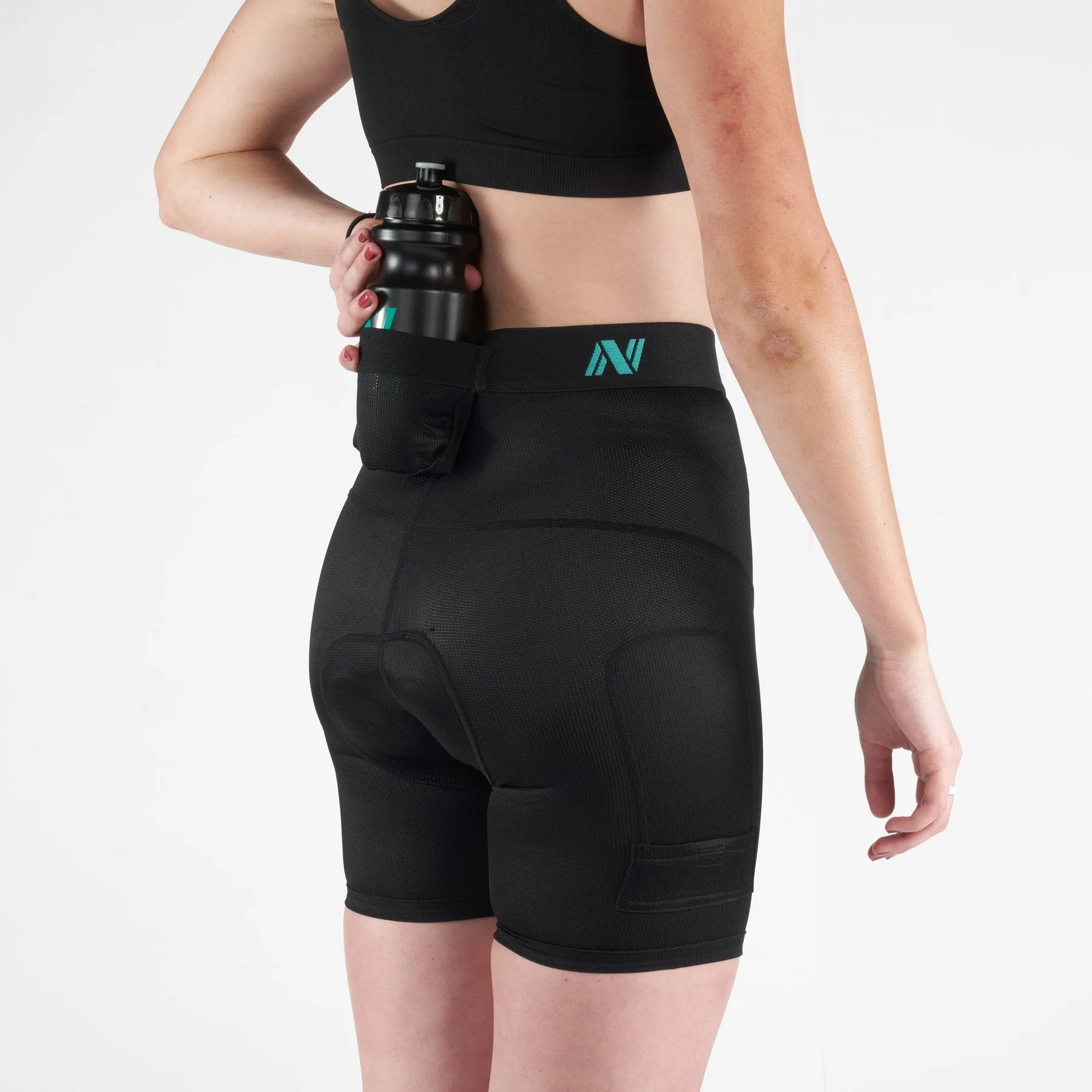 Nezium Guthrie Women's Liner Short