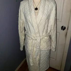 NWOT Hotel Spa Collection Luxury Feel Women's Robe