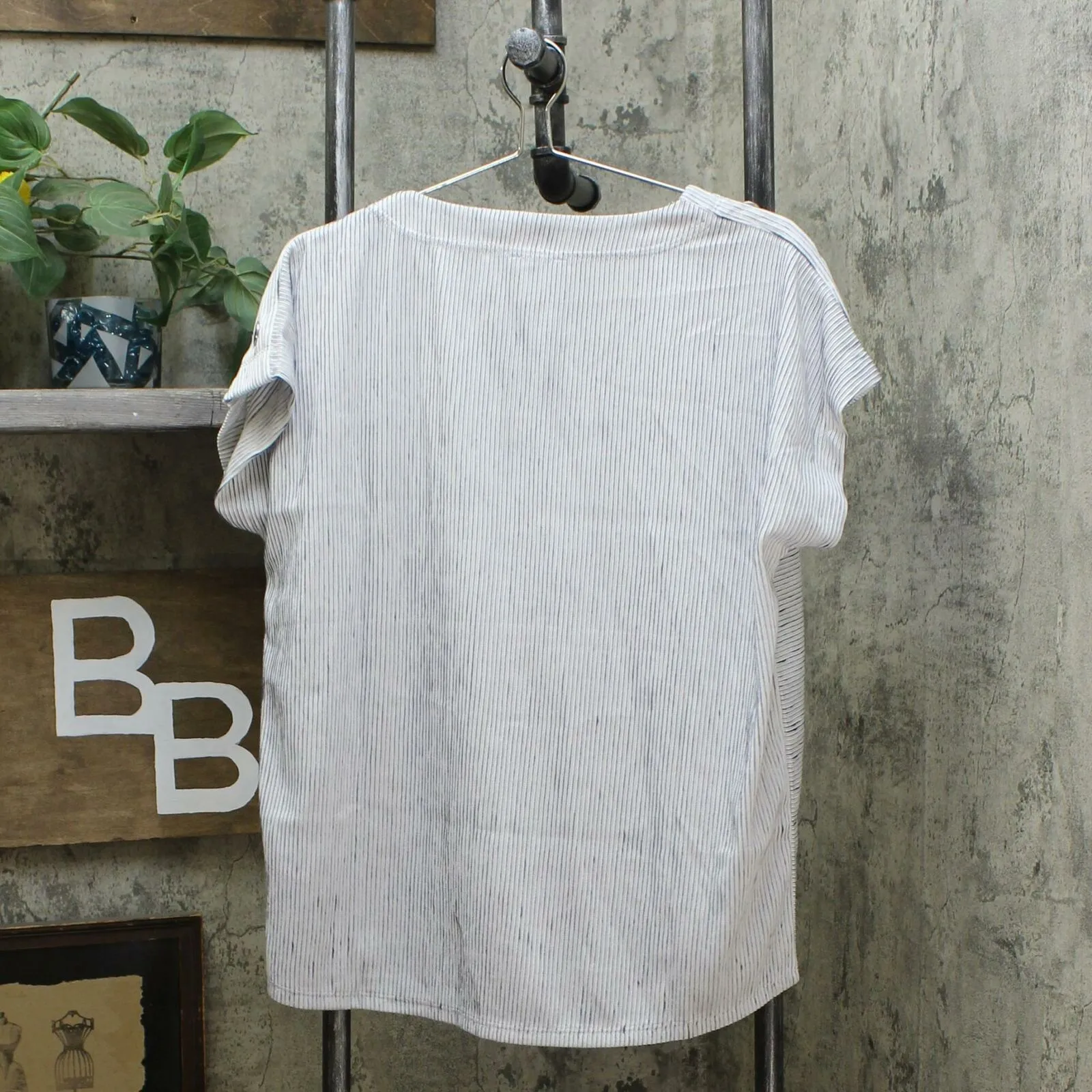 NWT Jones New York Women's V-Neck Textured Popover Top. 1400364 M