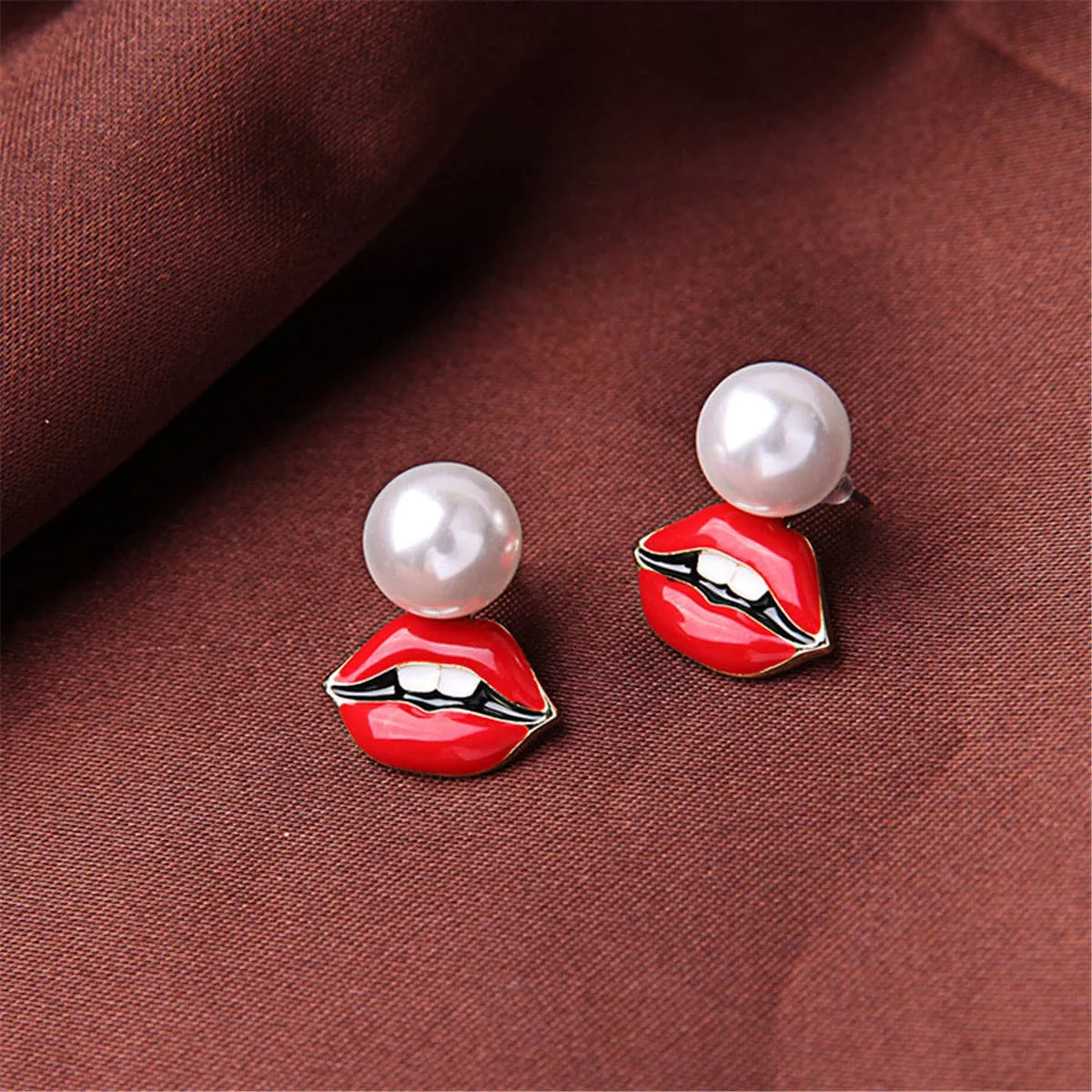Pearl & 18K Gold-Plated Lips Stud Earrings