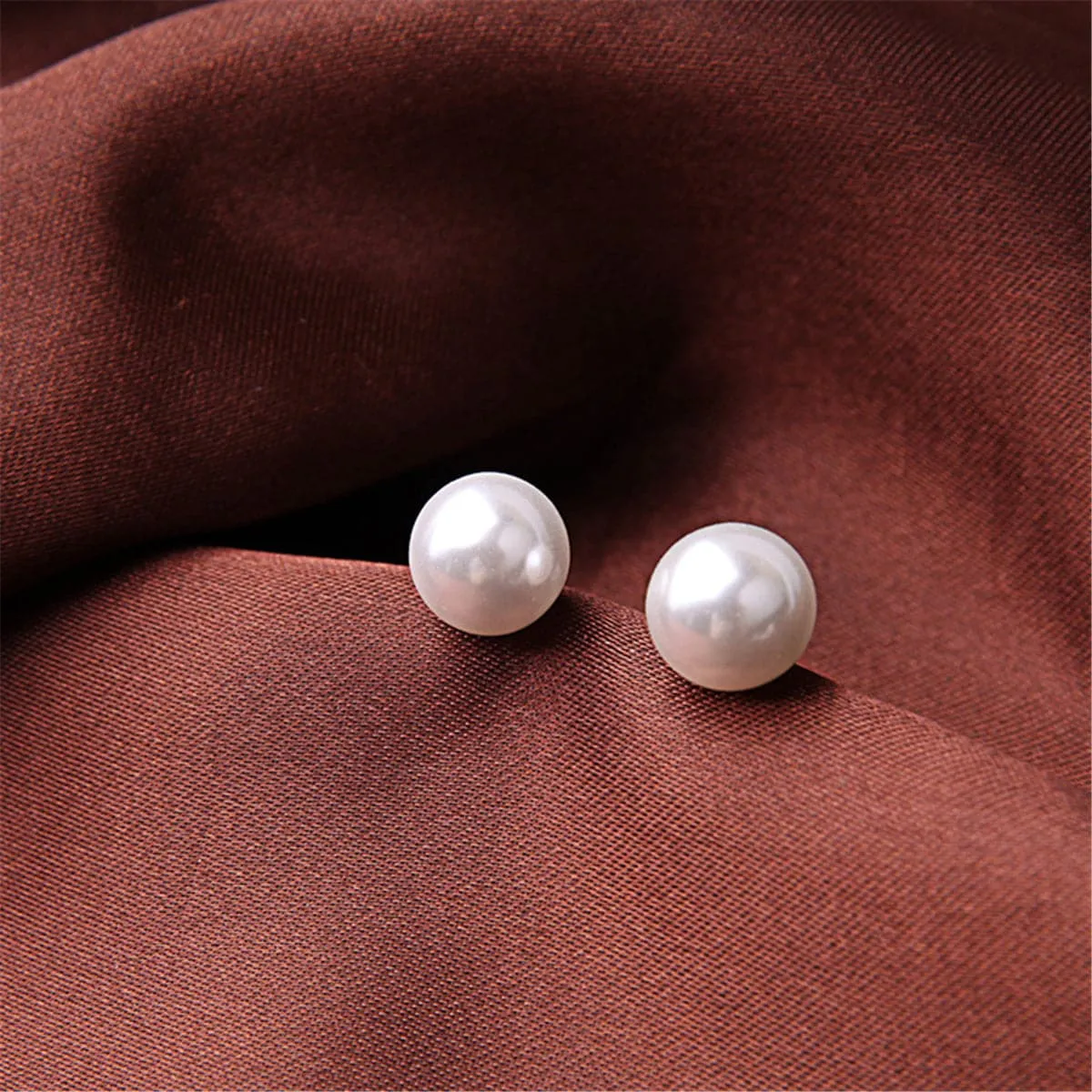 Pearl & 18K Gold-Plated Lips Stud Earrings