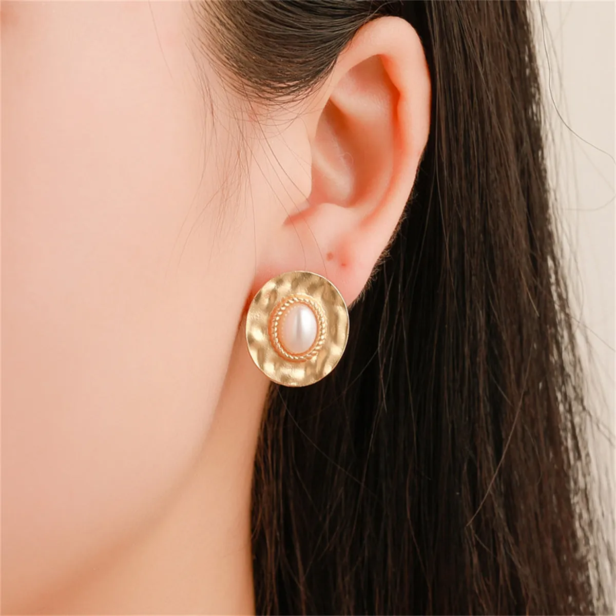 Pearl & 18K Gold-Plated Textured Oval Stud Earrings