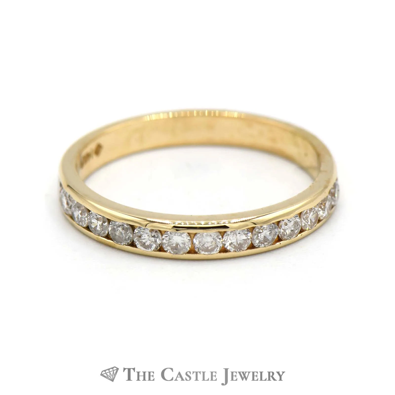 Round Brilliant Cut Diamond Wedding Band in 14K Yellow Gold
