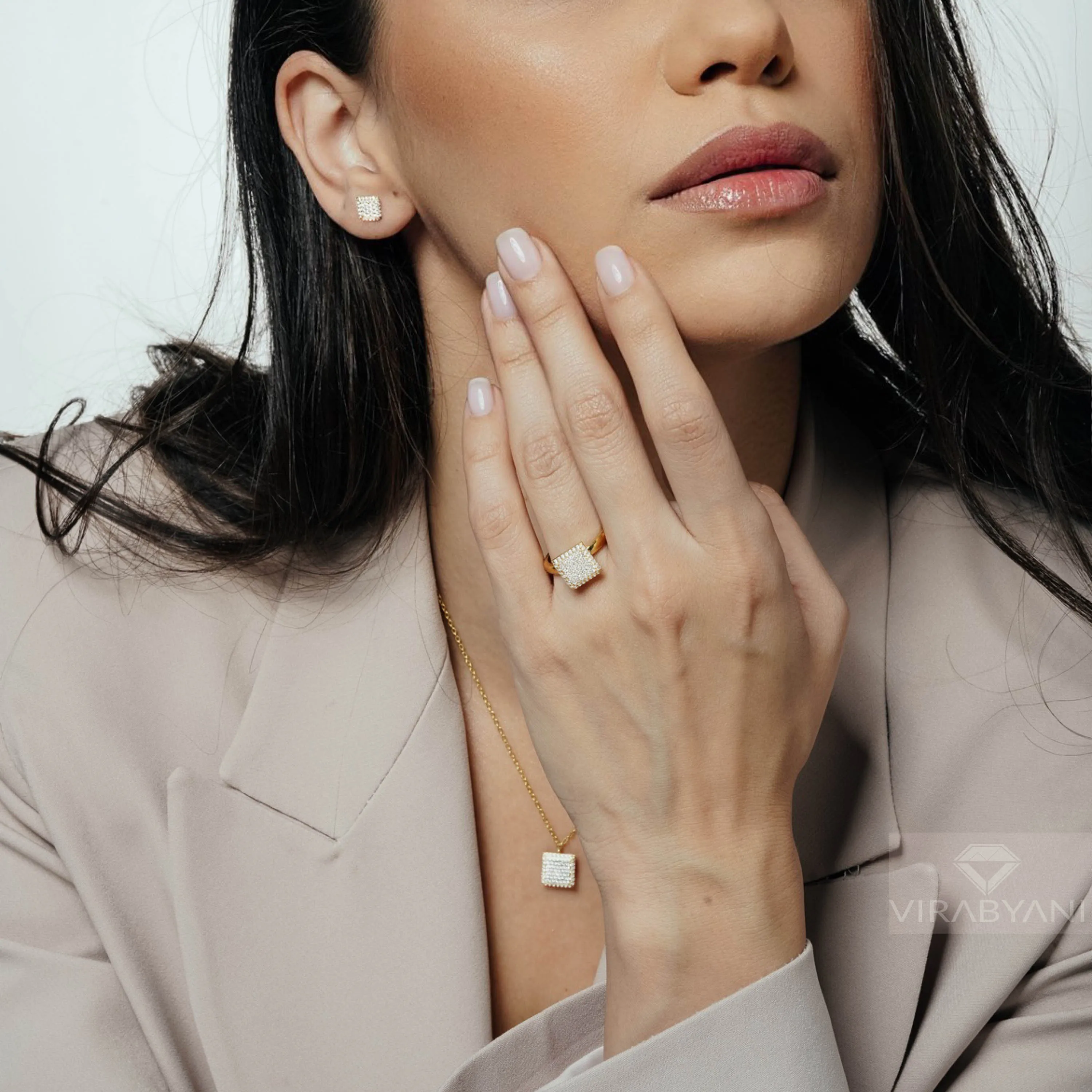 Square Shaped AMoré Pavé Ring With 0.60 ct. Diamonds