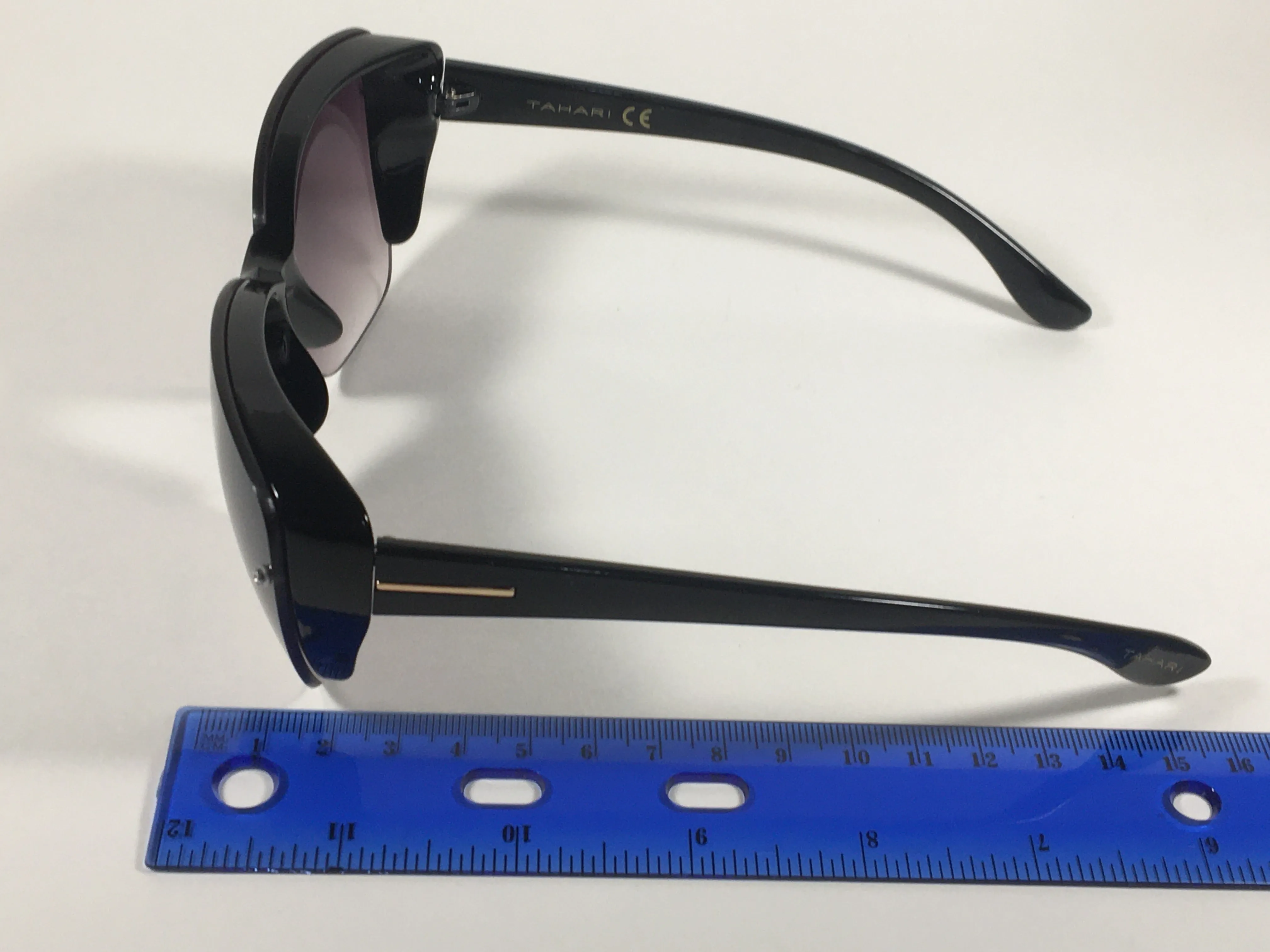 Tahari Shield Cat Eye Sunglasses Black Frame Smoke Gray Gradient Lens TH705 OX