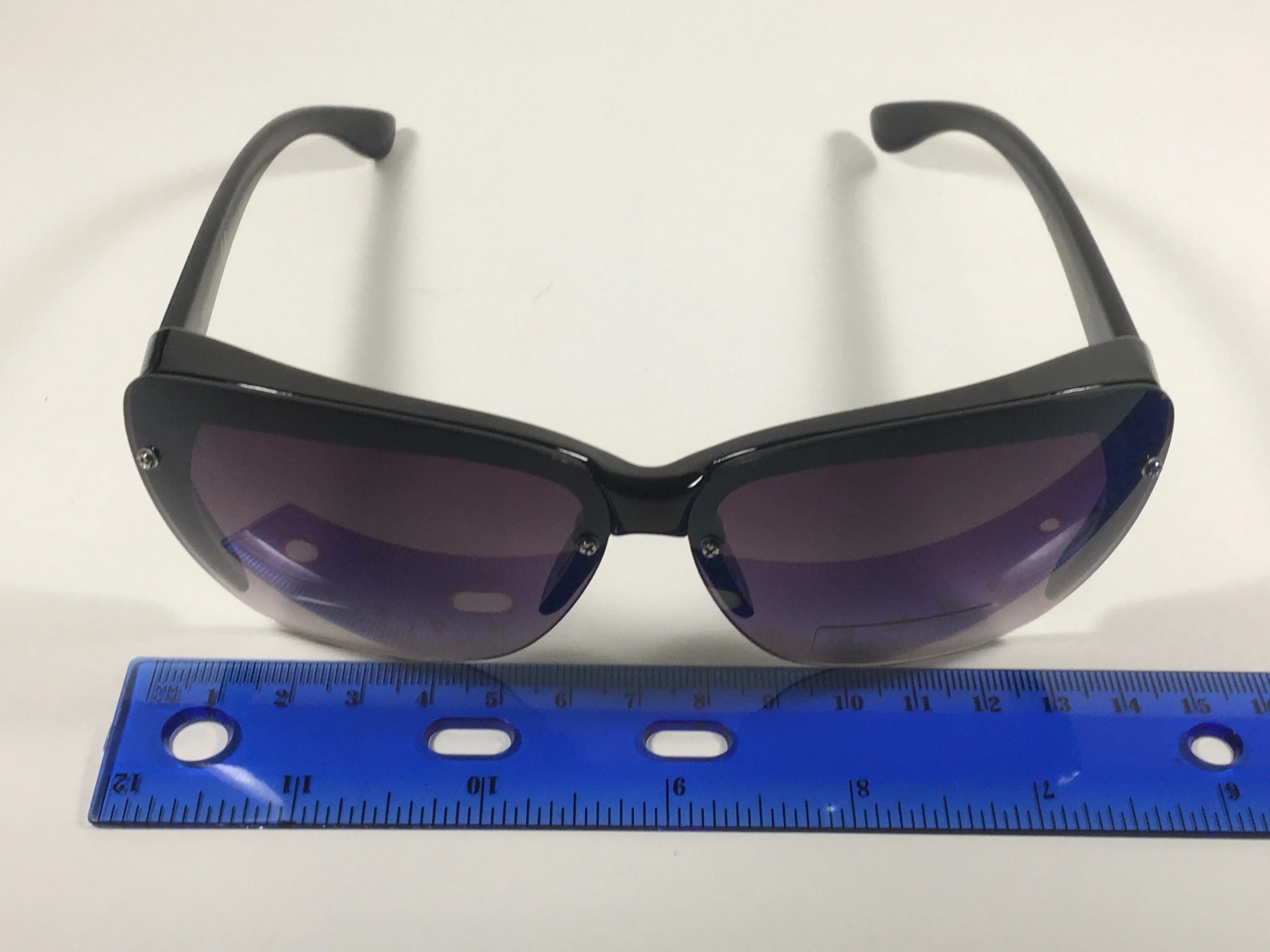 Tahari Shield Cat Eye Sunglasses Black Frame Smoke Gray Gradient Lens TH705 OX