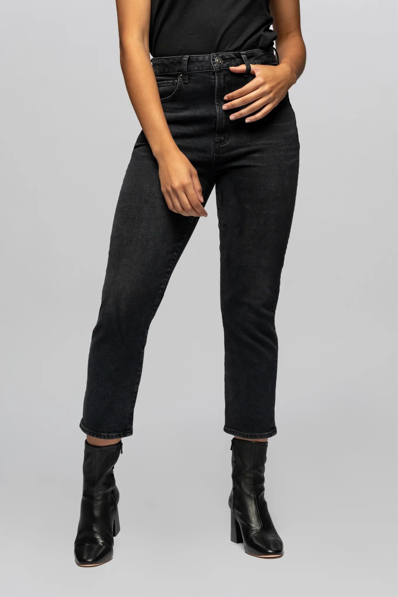 The Straight Crop - Moonlit Black