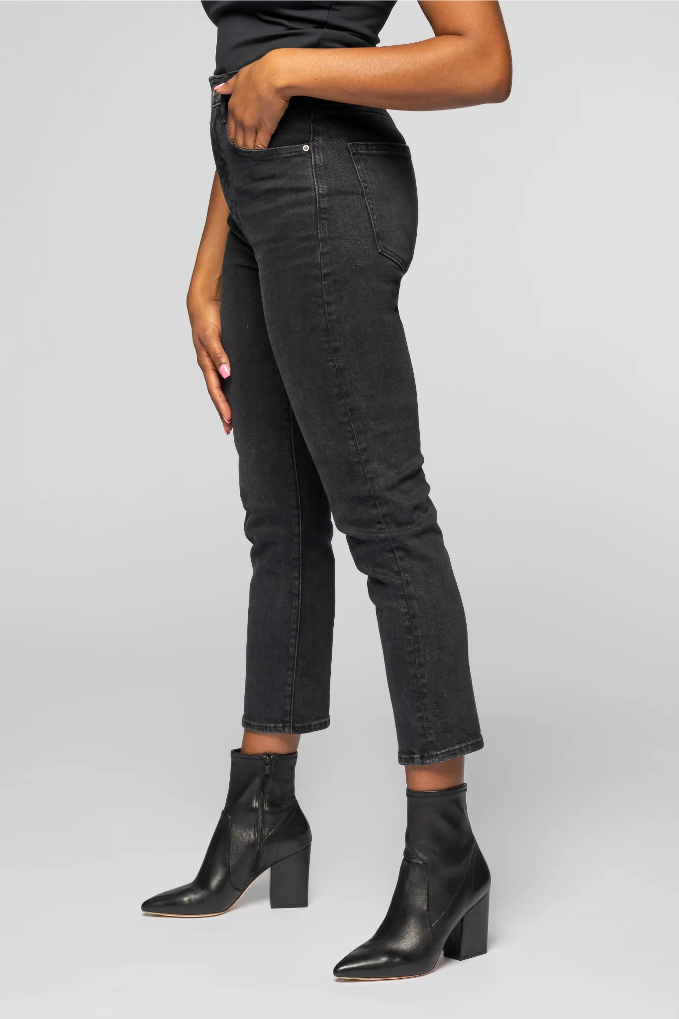 The Straight Crop - Moonlit Black