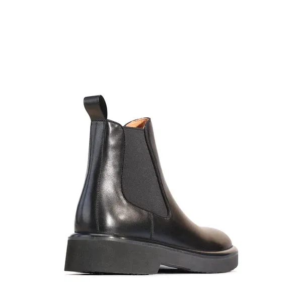 Thea Boots