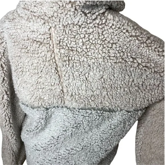 Thread &amp; Supply Sherpa Milky Way  pullover women's medium