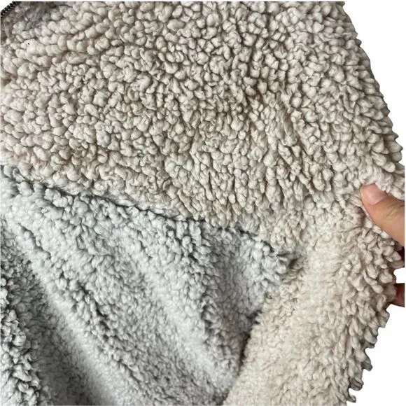 Thread &amp; Supply Sherpa Milky Way  pullover women's medium