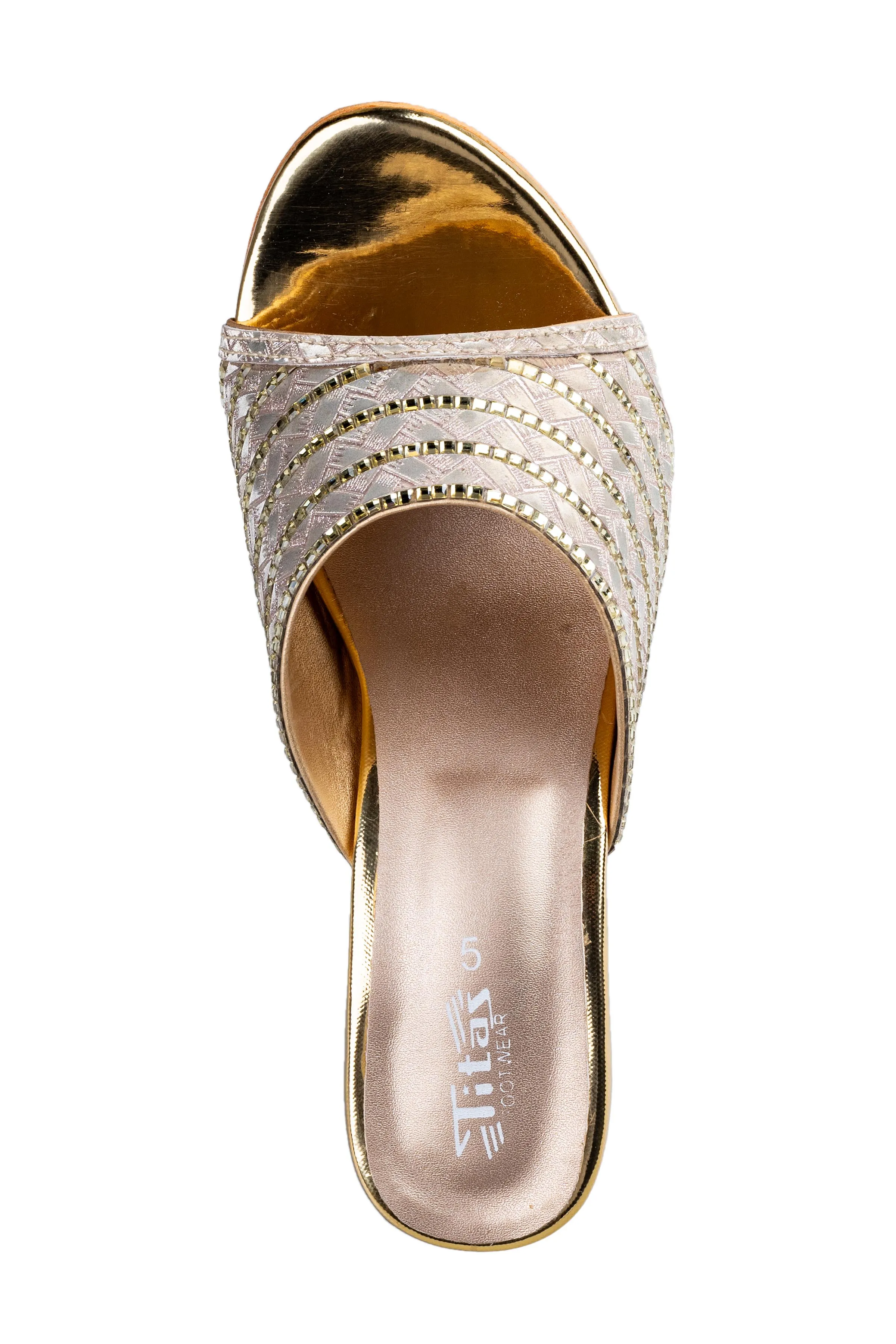 Titas Ladies Golden Wedding Chappal