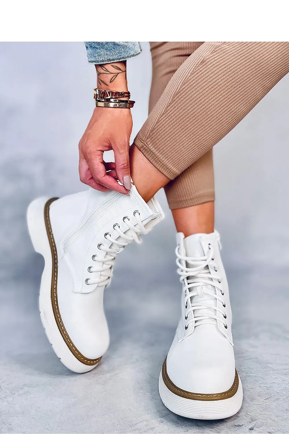 Trapper shoes