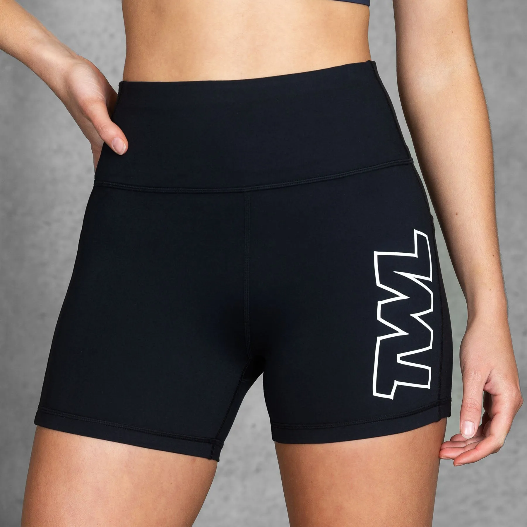 TWL - WOMEN'S ENERGY SHORTS - ATHLETE - BLACK/WHITE