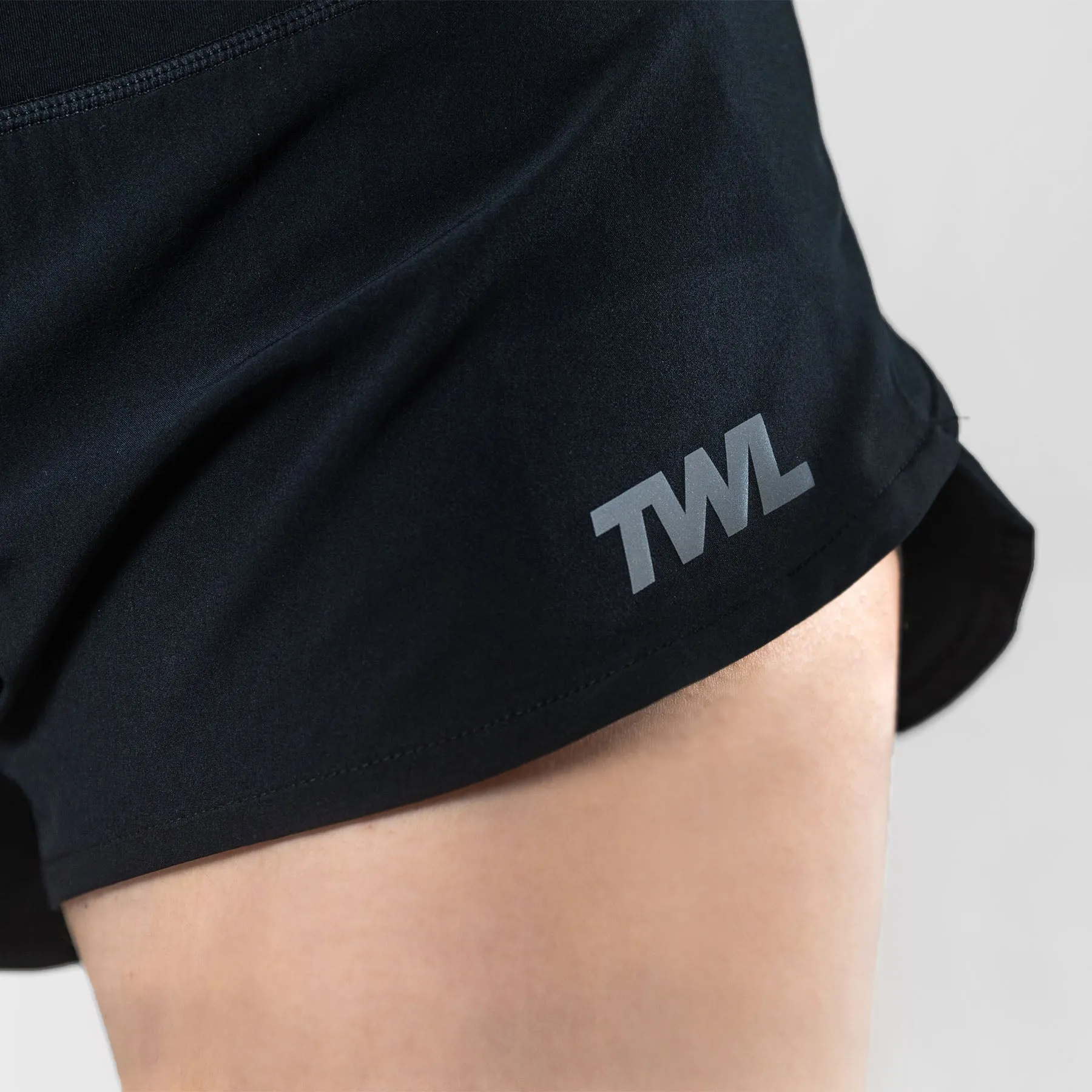 TWL - WOMEN'S MOTION SHORTS - Black