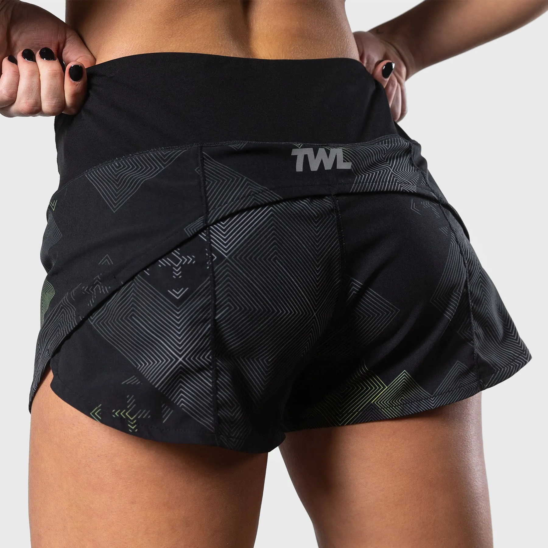TWL - WOMEN'S MOTION SHORTS - LINEAR