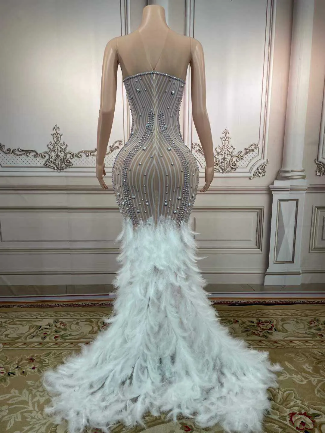 Unique Design Elegant White Feather Trailing Dress