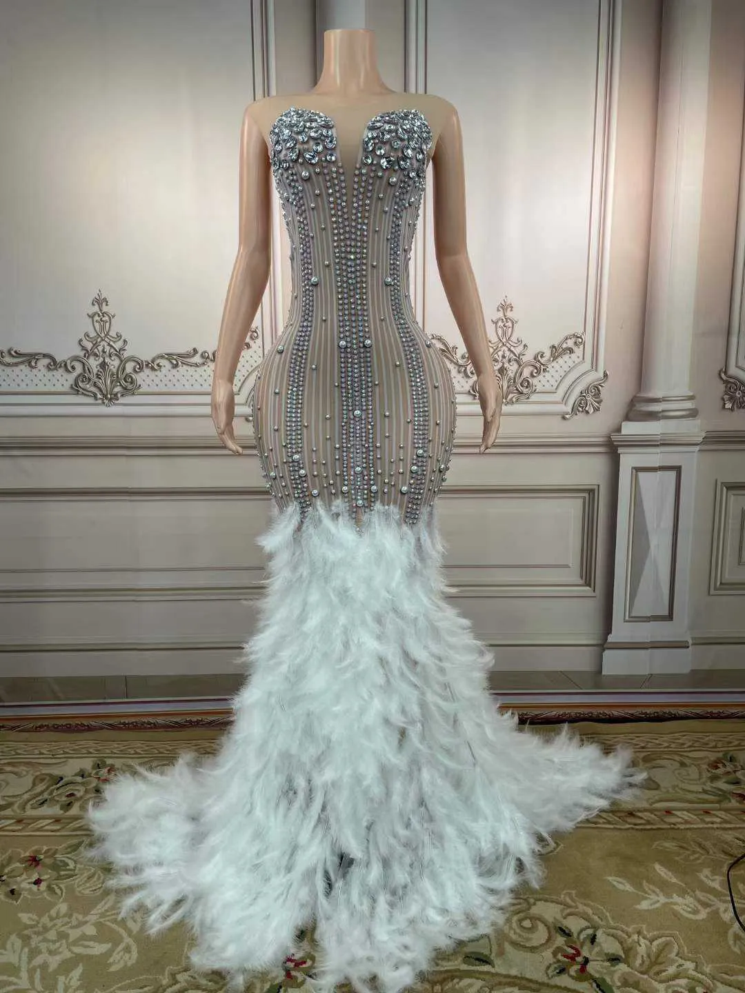 Unique Design Elegant White Feather Trailing Dress
