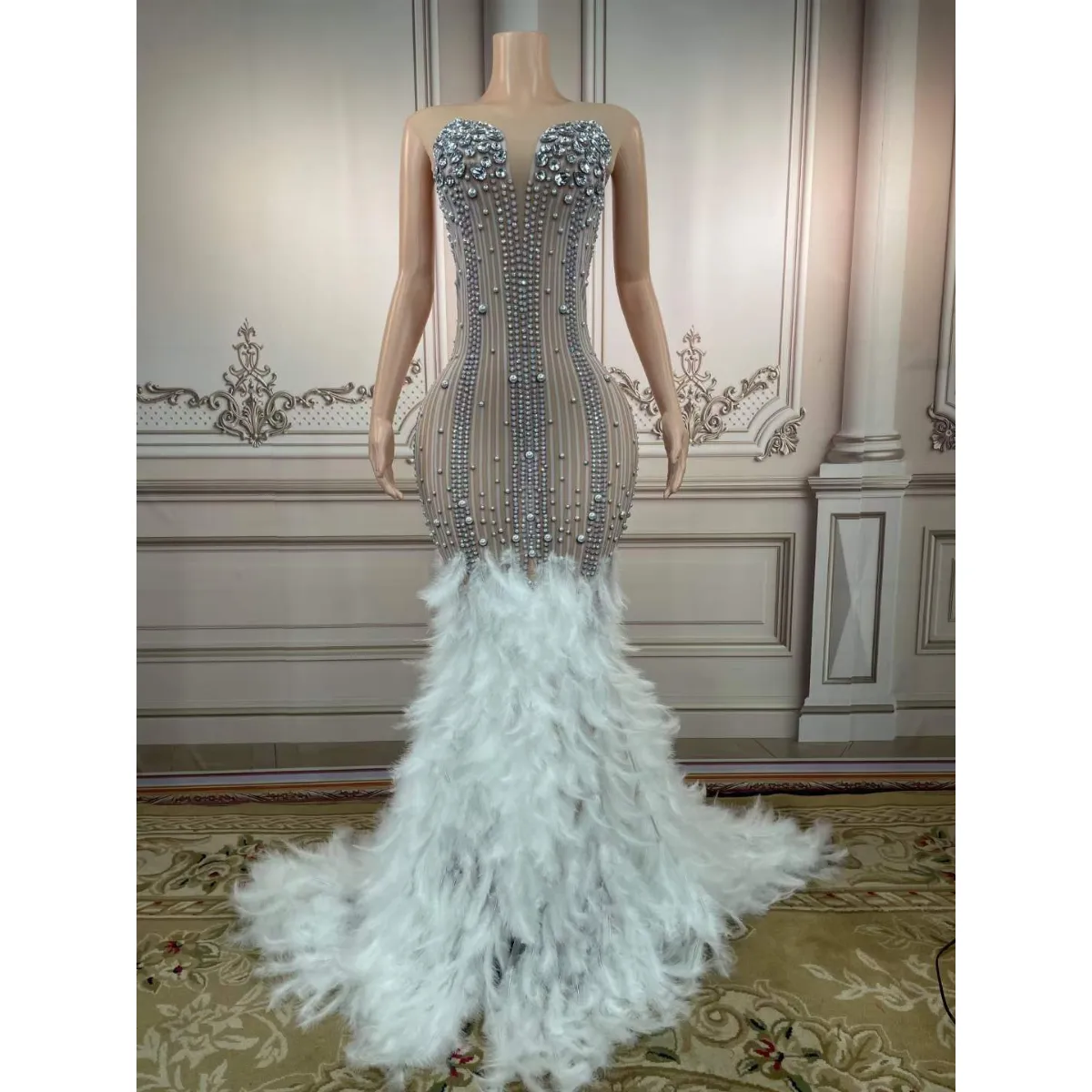 Unique Design Elegant White Feather Trailing Dress