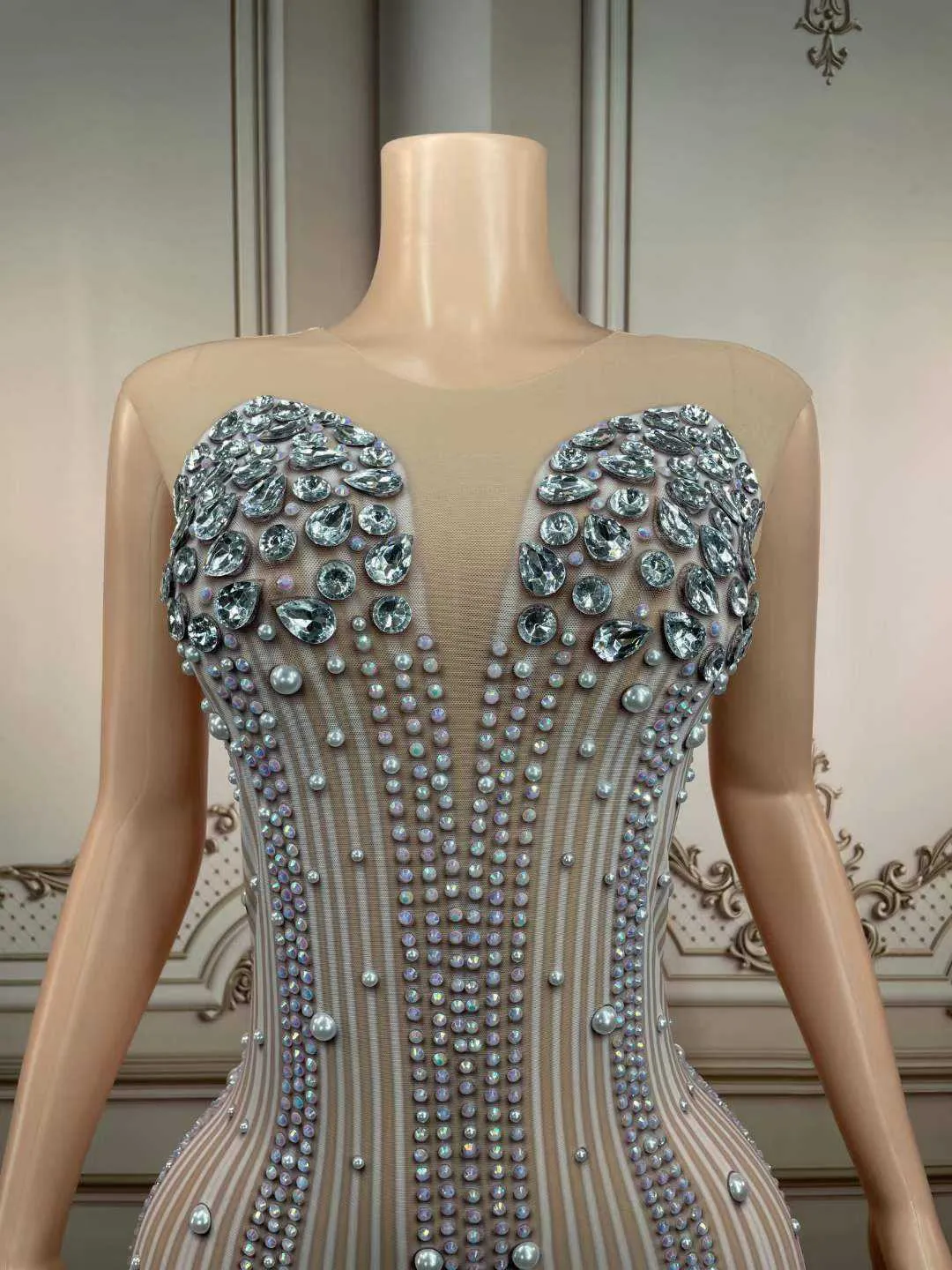 Unique Design Elegant White Feather Trailing Dress