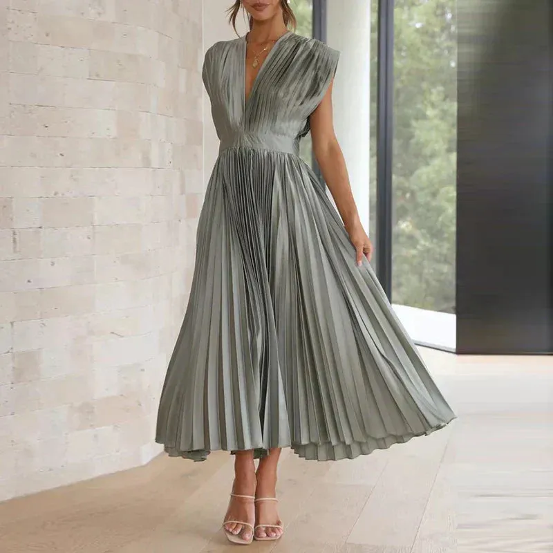 V-Neck Elegance™ | Women's Pleated Midi Dress | Lightweight Fabric, Flattering Fit & Stylish Design