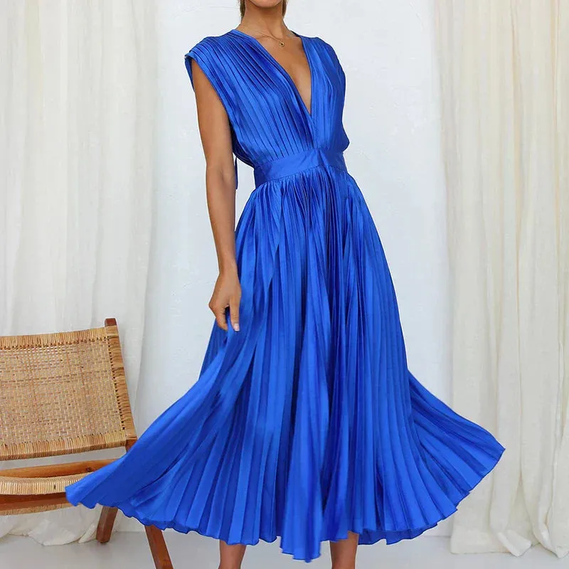 V-Neck Elegance™ | Women's Pleated Midi Dress | Lightweight Fabric, Flattering Fit & Stylish Design