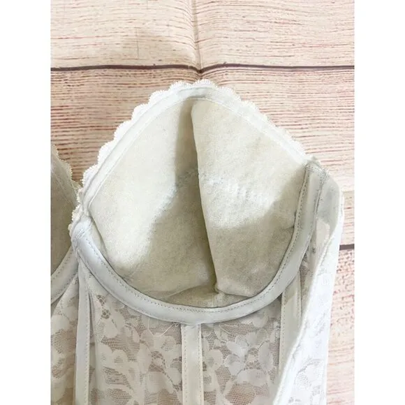 Vintage Fredericks Of Hollywood Women's White Lace Soft Bustier - 34C