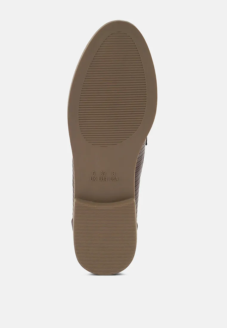 Vouse Low Block Loafers Adorned With Golden Chain By Ruw